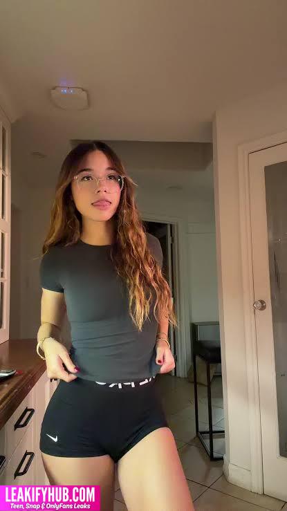 Chloe Parker photo 4