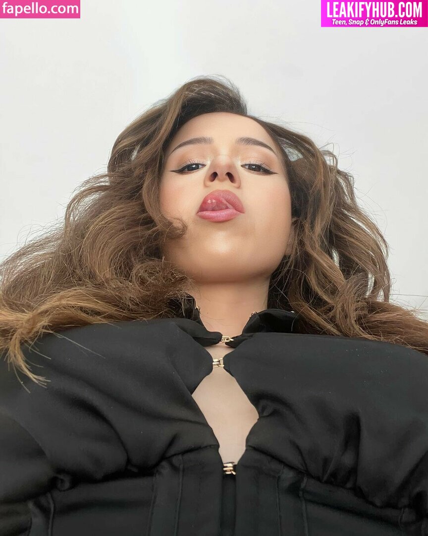 pokimane photo 3