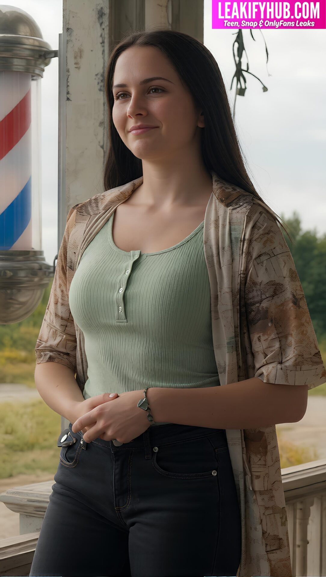 Hannah Cheramy photo 4
